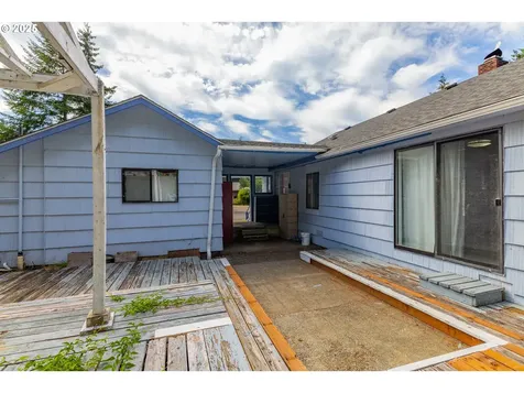91424 N Bank Lane Coquille OR 97423