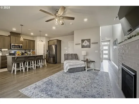 1293 19th Avenue Forest Grove OR 97116
