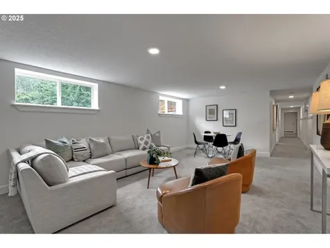 4285 SW 78th Avenue Portland OR 97225