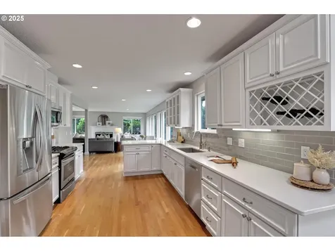 4285 SW 78th Avenue Portland OR 97225