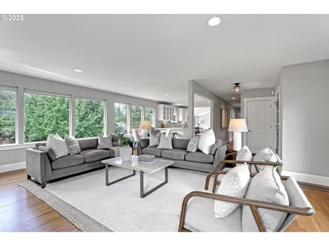 4285 SW 78th Avenue Portland OR 97225