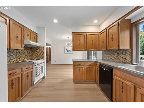 14646 NE Weidler Street Portland OR 97230