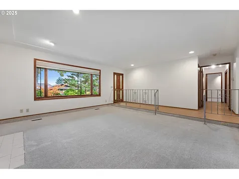 14646 NE Weidler Street Portland OR 97230