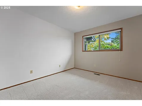 14646 NE Weidler Street Portland OR 97230