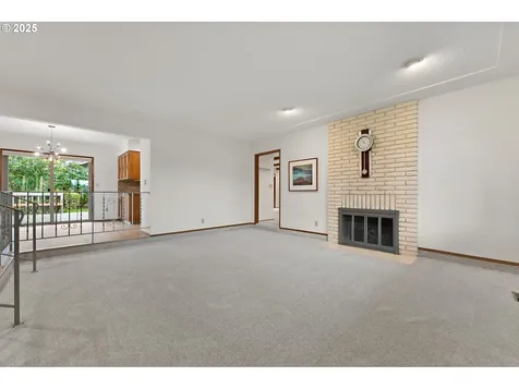14646 NE Weidler Street Portland OR 97230
