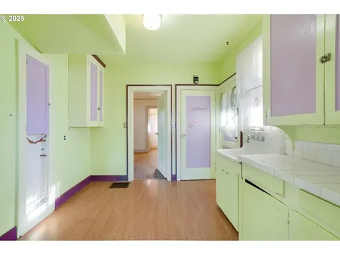 1006 NE 72nd Avenue Portland OR 97213