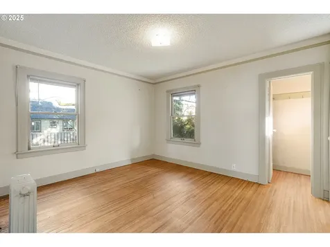 1006 NE 72nd Avenue Portland OR 97213