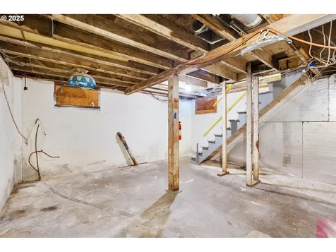 1006 NE 72nd Avenue Portland OR 97213