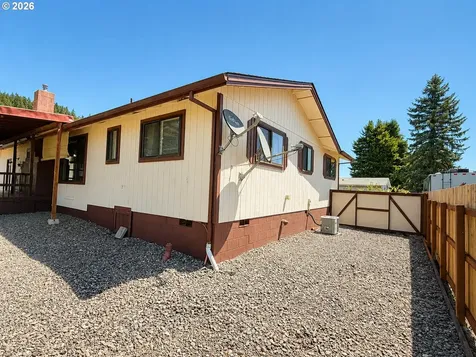551 Agate Street Sutherlin OR 97479