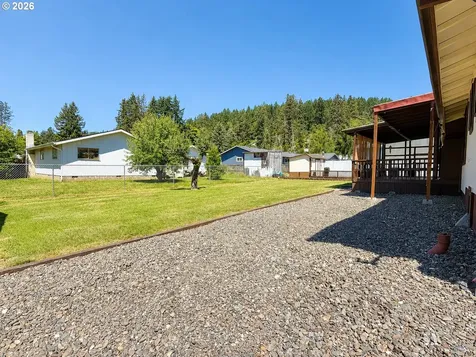 551 Agate Street Sutherlin OR 97479
