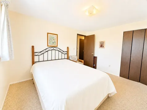 551 Agate Street Sutherlin OR 97479
