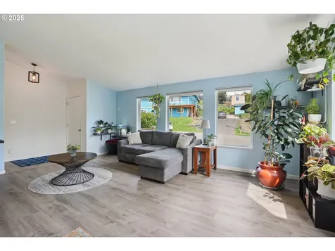449 Mcclure Avenue Astoria OR 97103