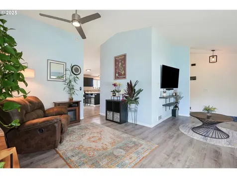449 Mcclure Avenue Astoria OR 97103