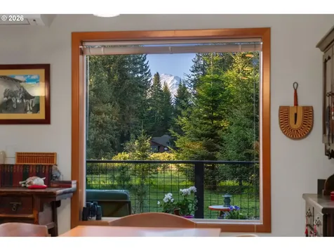 56 Lava Road Trout Lake WA 98650