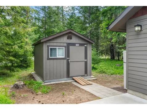 56 Lava Road Trout Lake WA 98650