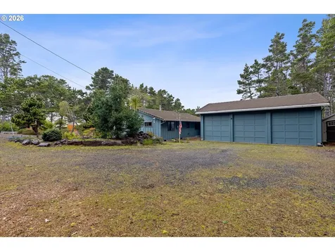 5740 Palisades Drive Lincoln City OR 97367