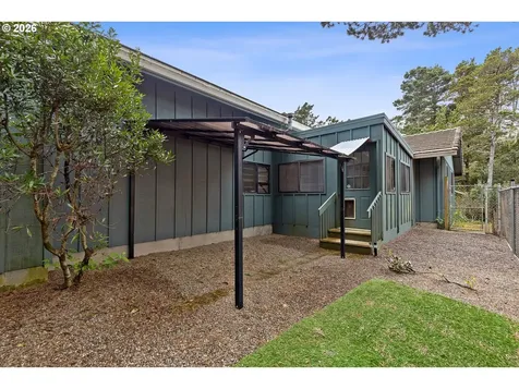 5740 Palisades Drive Lincoln City OR 97367