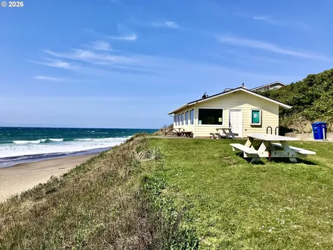 5740 Palisades Drive Lincoln City OR 97367