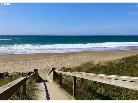 5740 Palisades Drive Lincoln City OR 97367
