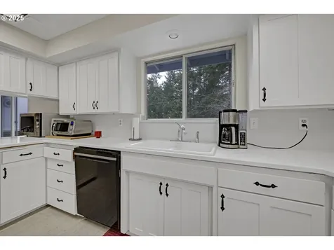 85304 Nestle Way Pleasant Hill OR 97455