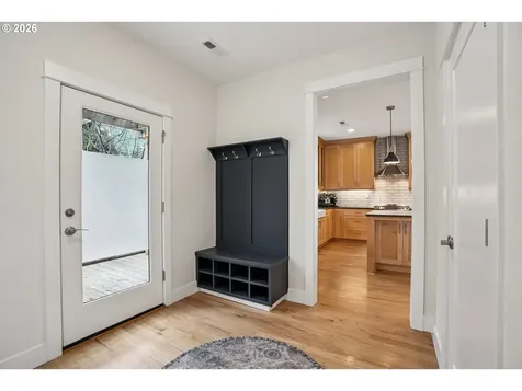 2046 SE 51st Avenue Portland OR 97215