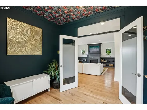 2046 SE 51st Avenue Portland OR 97215