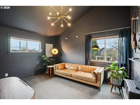 2046 SE 51st Avenue Portland OR 97215
