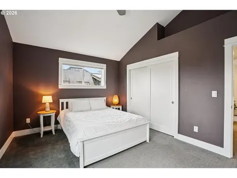 2046 SE 51st Avenue Portland OR 97215