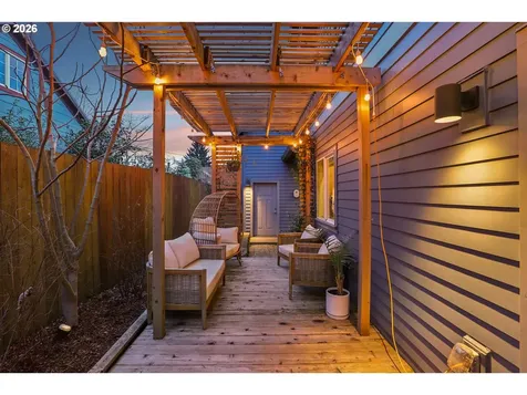 2046 SE 51st Avenue Portland OR 97215