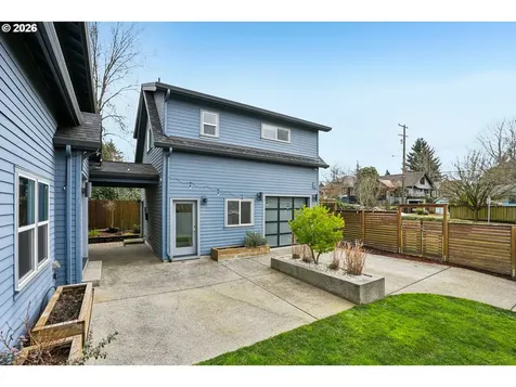2046 SE 51st Avenue Portland OR 97215
