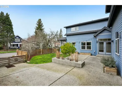 2046 SE 51st Avenue Portland OR 97215