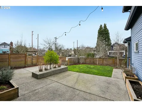 2046 SE 51st Avenue Portland OR 97215