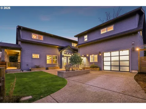 2046 SE 51st Avenue Portland OR 97215