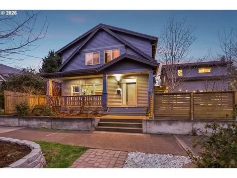 2046 SE 51st Avenue Portland OR 97215