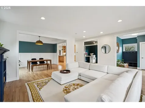 2046 SE 51st Avenue Portland OR 97215