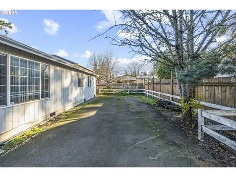 11549 SE Stephens Street Portland OR 97216
