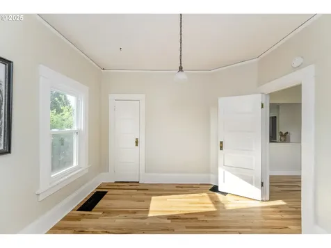 5205 NE 15th Avenue Portland OR 97211