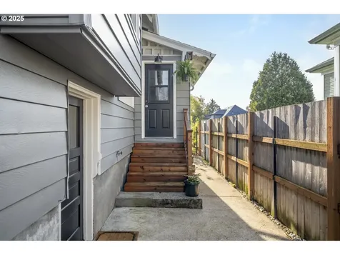 5205 NE 15th Avenue Portland OR 97211