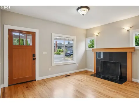 6013 NE Milton Street Portland OR 97213