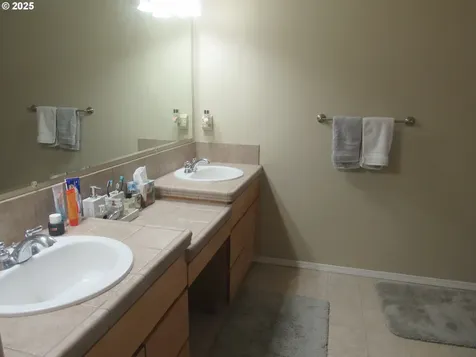 9211 NE 163rd Avenue Vancouver WA 98682