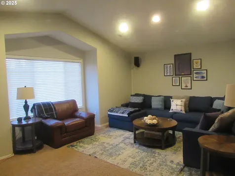 9211 NE 163rd Avenue Vancouver WA 98682