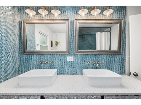 814 N Van Duyn Street Eugene OR 97401