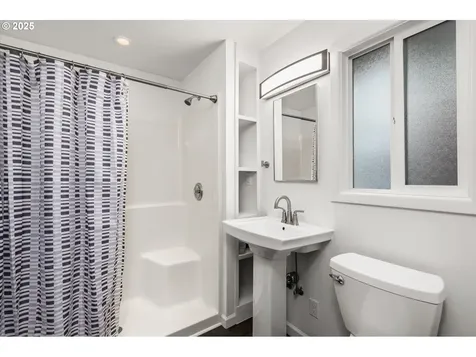 814 N Van Duyn Street Eugene OR 97401