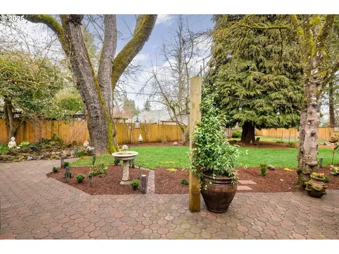814 N Van Duyn Street Eugene OR 97401
