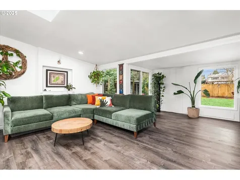 814 N Van Duyn Street Eugene OR 97401