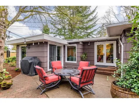 814 N Van Duyn Street Eugene OR 97401