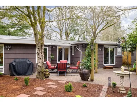 814 N Van Duyn Street Eugene OR 97401