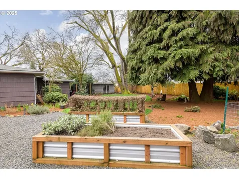 814 N Van Duyn Street Eugene OR 97401