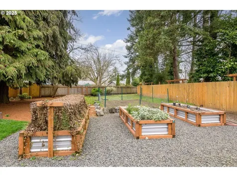 814 N Van Duyn Street Eugene OR 97401