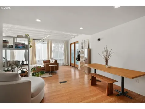 8629 NE Clackamas Street Portland OR 97220
